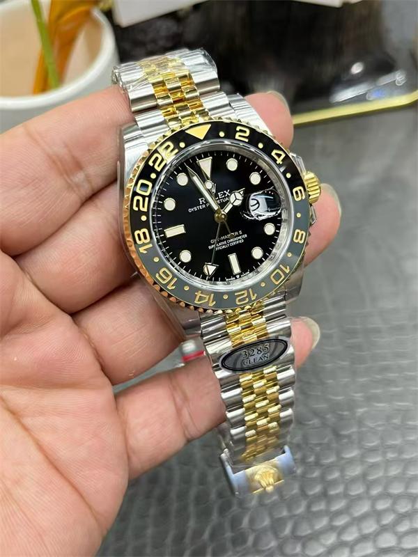Rolex GMT-Master II 40mm 126713GRNR Yellow Rolesor Black Dial Grey Black Cerachrom Bezel Jubilee Bracelet Watch - الصورة 4