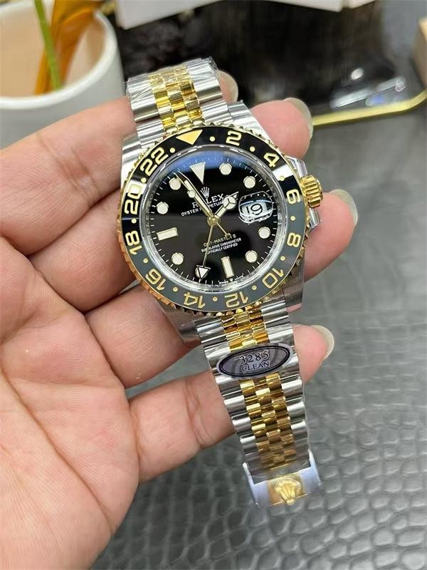 Rolex GMT-Master II 40mm 126713GRNR Yellow Rolesor Black Dial Grey Black Cerachrom Bezel Jubilee Bracelet Watch - الصورة 3