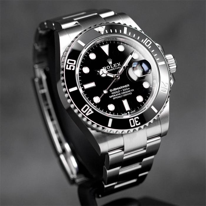 Rolex Submariner Guide Bold Sports Style for Modern Buyers